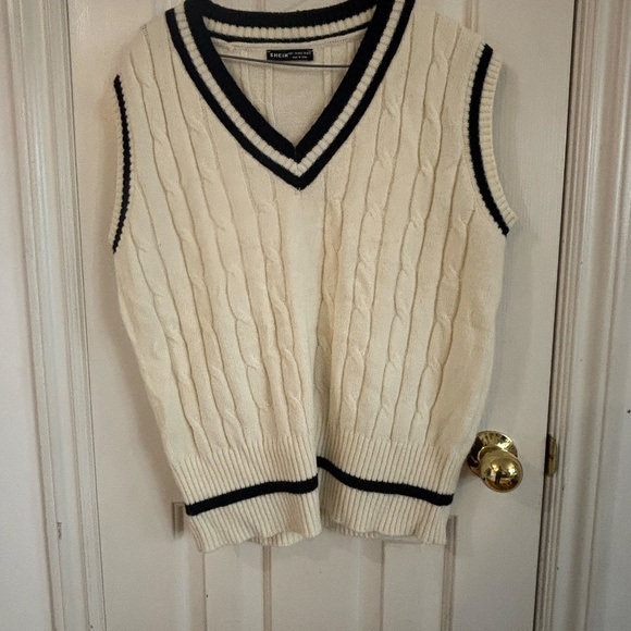 sweater vest black and cream - Picture 4 of 4